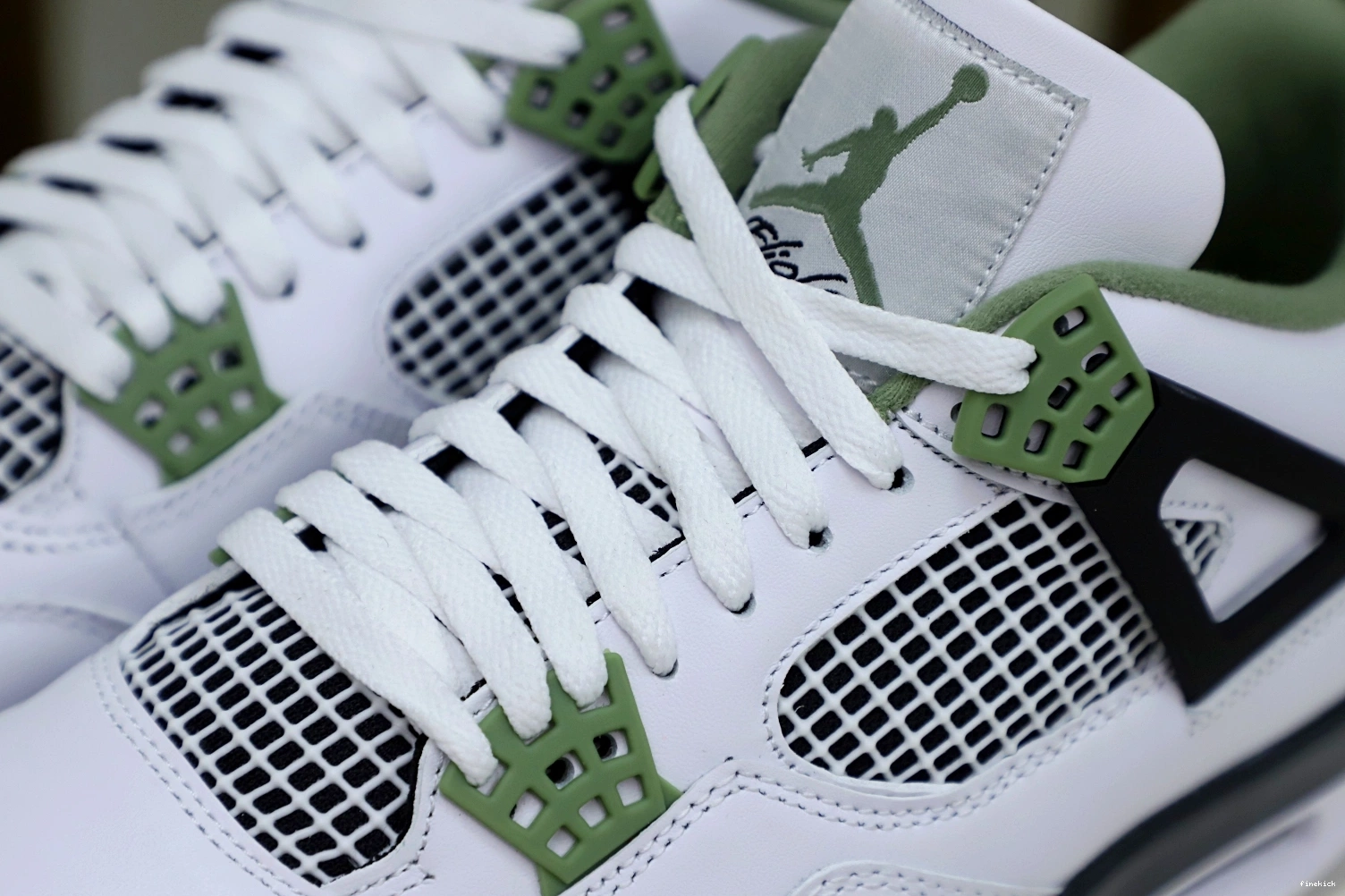 4 AIR JORDAN 